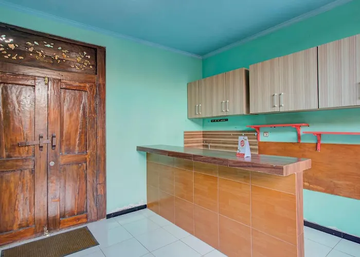Oyo 3834 House Tien 2*